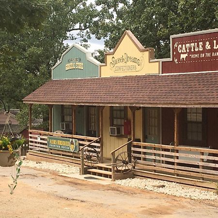 Acorn Hideaways Canton Charming Pioneer Suite 1890'S General Store 외부 사진