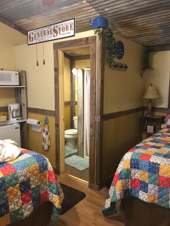 Acorn Hideaways Canton Charming Pioneer Suite 1890'S General Store 외부 사진