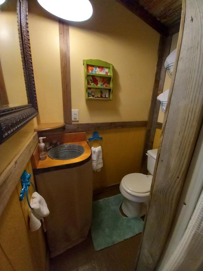 Acorn Hideaways Canton Charming Pioneer Suite 1890'S General Store 외부 사진