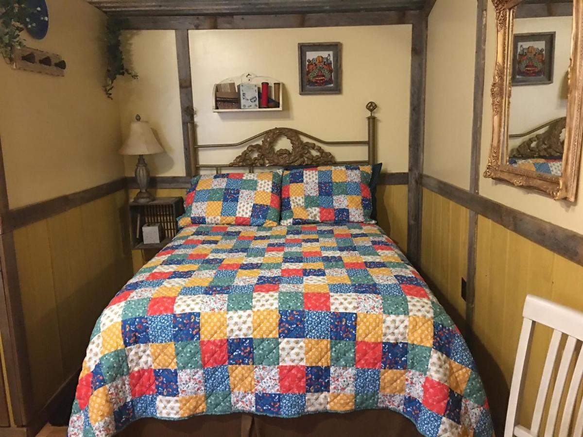 Acorn Hideaways Canton Charming Pioneer Suite 1890'S General Store 외부 사진