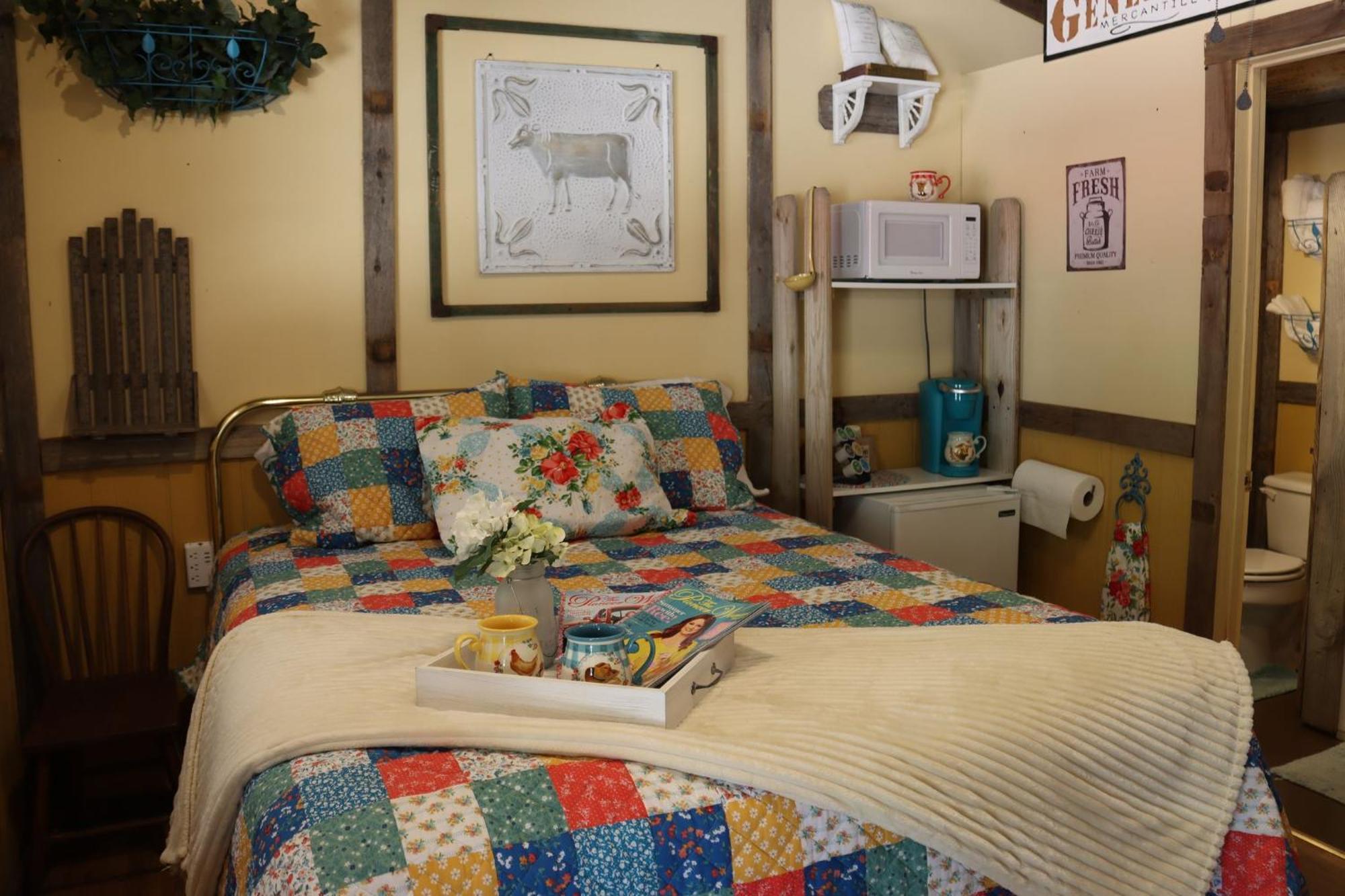 Acorn Hideaways Canton Charming Pioneer Suite 1890'S General Store 외부 사진