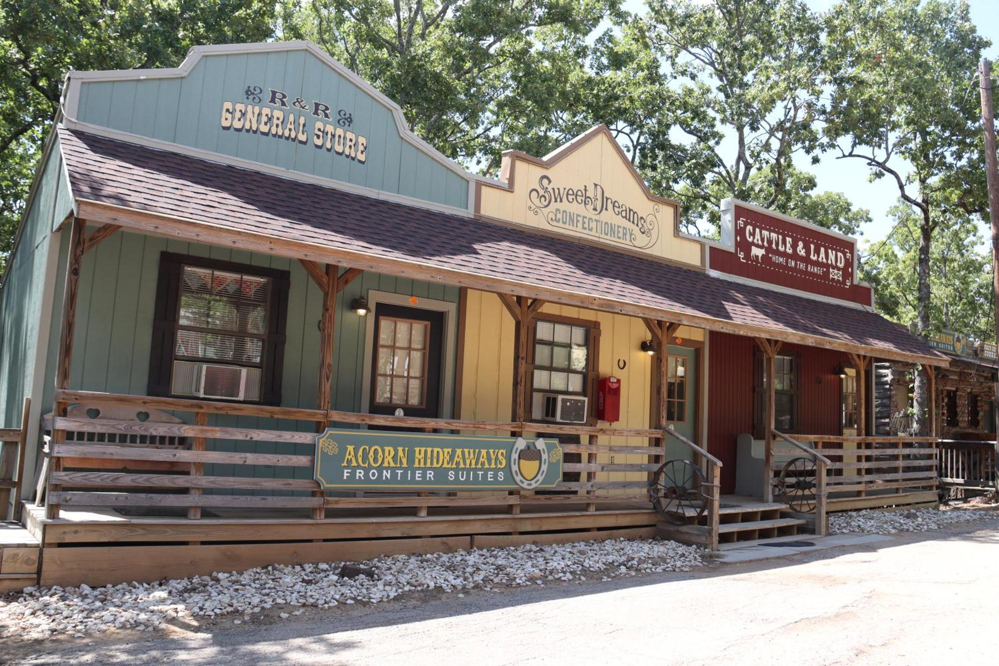 Acorn Hideaways Canton Charming Pioneer Suite 1890'S General Store 외부 사진