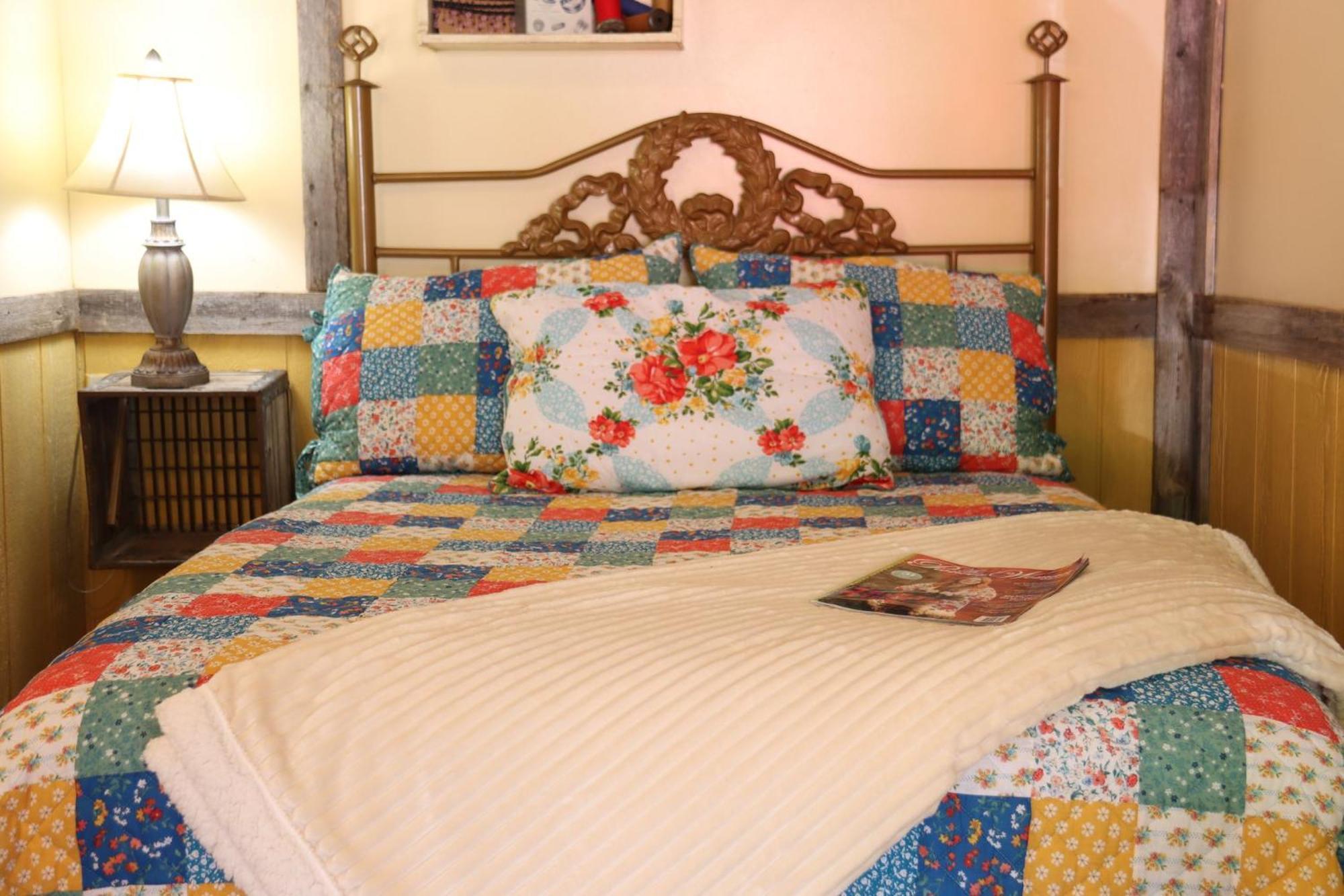 Acorn Hideaways Canton Charming Pioneer Suite 1890'S General Store 외부 사진